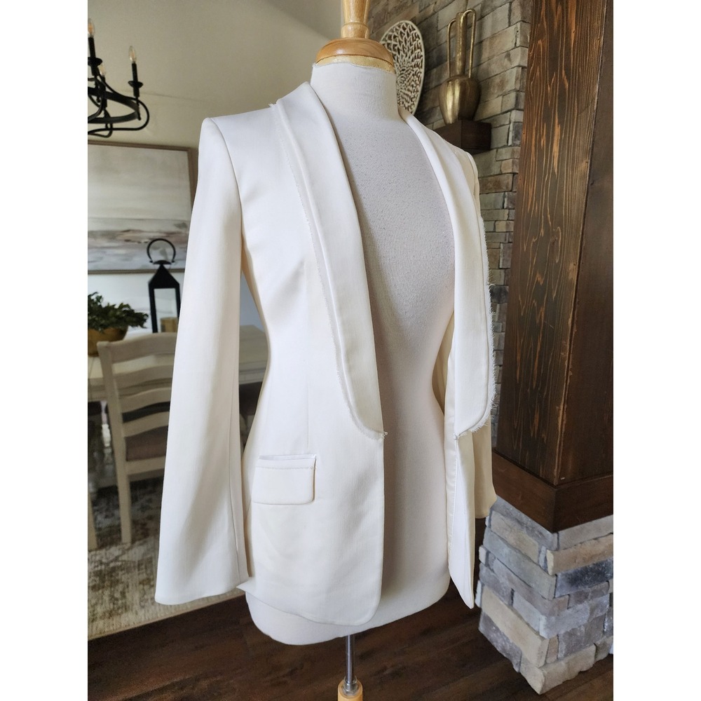 NWT White House Black Market White Shawl Lapel Tuxedo Blazer Raw Edge Trim Sz 0